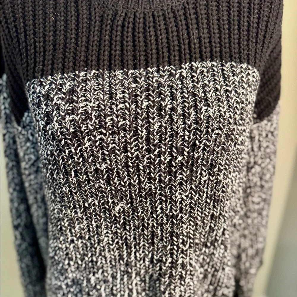 Lou & Grey Charcoal and‎ Cream Knit Top